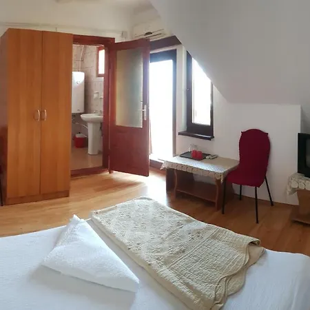 Casa Maxim Πανσιόν 3*